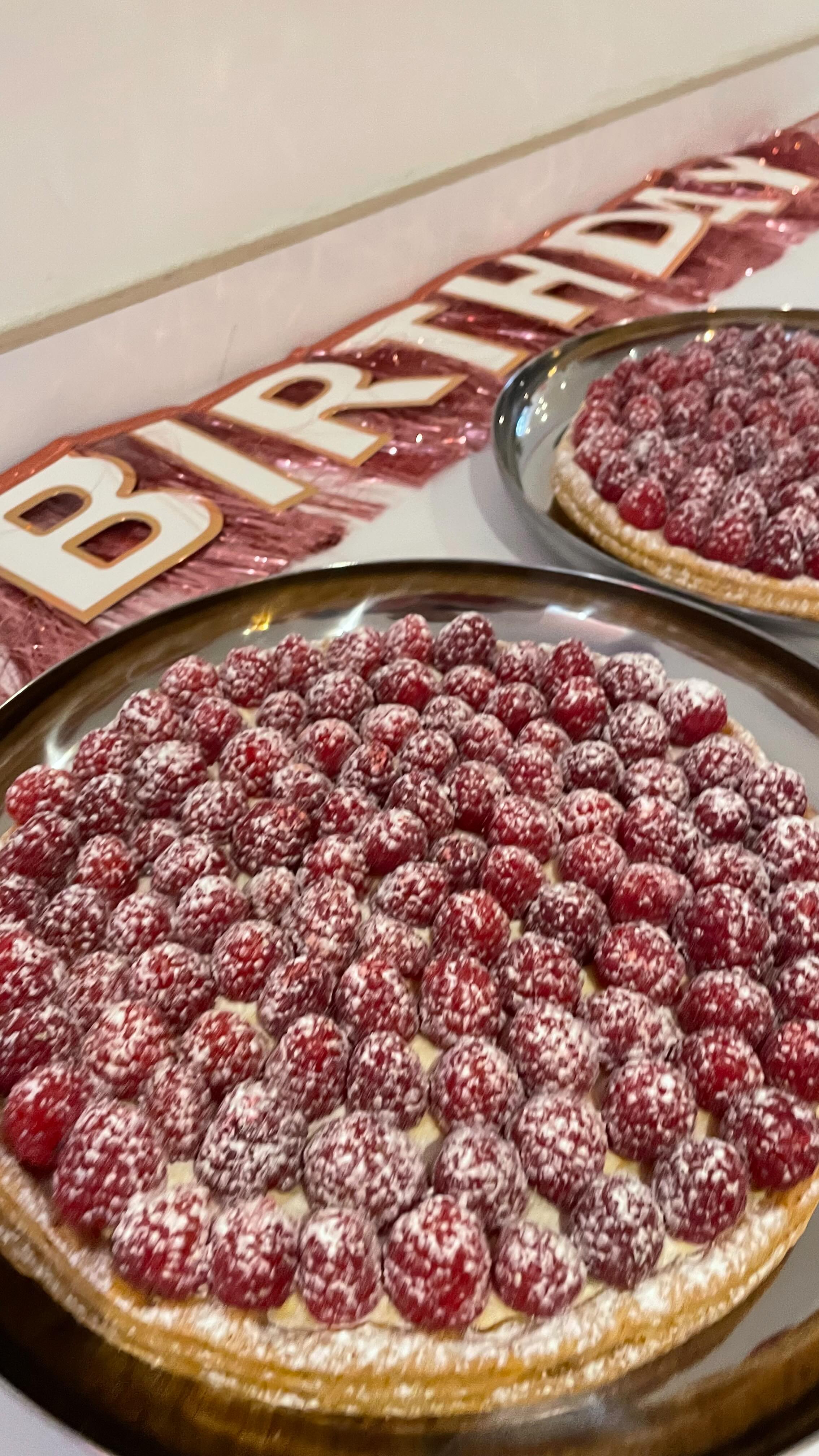 🎉 Zin om je verjaardag te vieren in Fluo Club?
Boek je privéfeest via onze website onder het tabje Party. ✨
Wij bekijken je aanvraag en nemen zo snel mogelijk contact met je op! 🥂