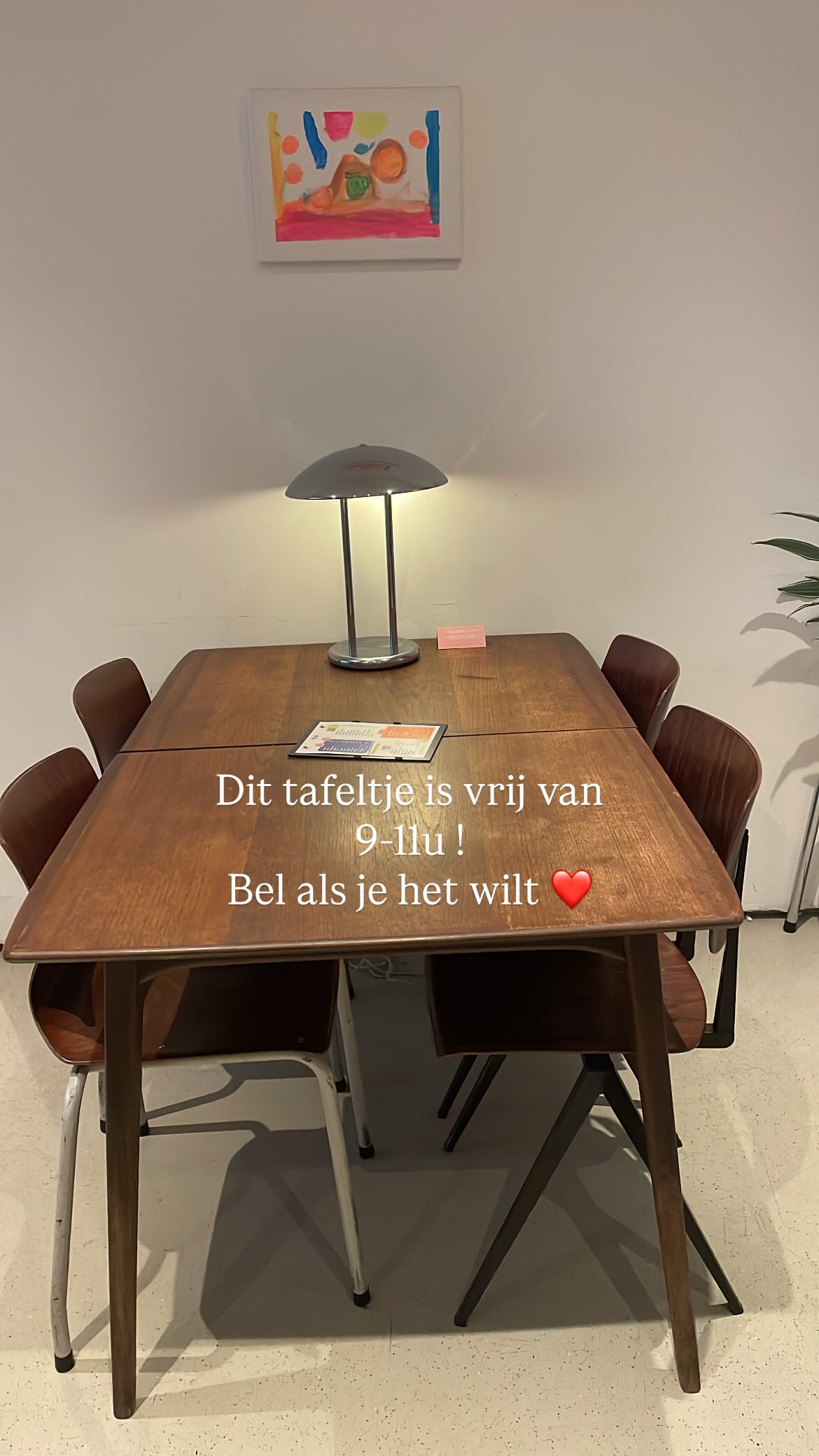 Dit tafeltje is vrij van 9-11u ! 
Bel als je het wilt ❤️